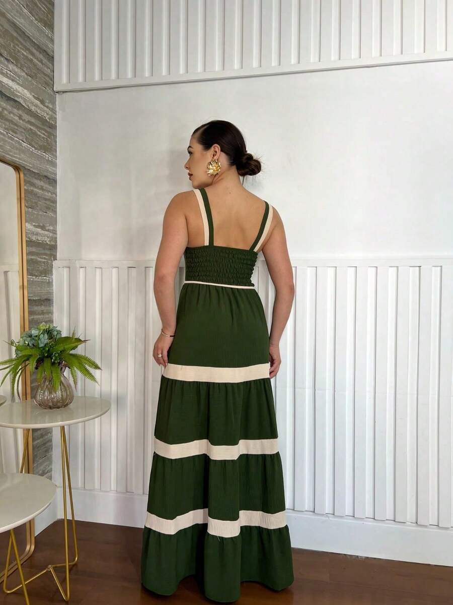Vestido Lavinia Striped Elegance